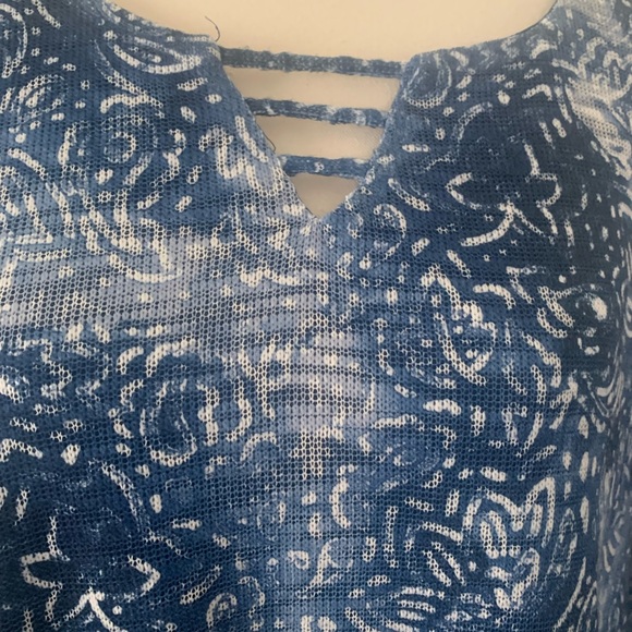 Catherines plus size 3x gorgeous deep blue top - Picture 2 of 6